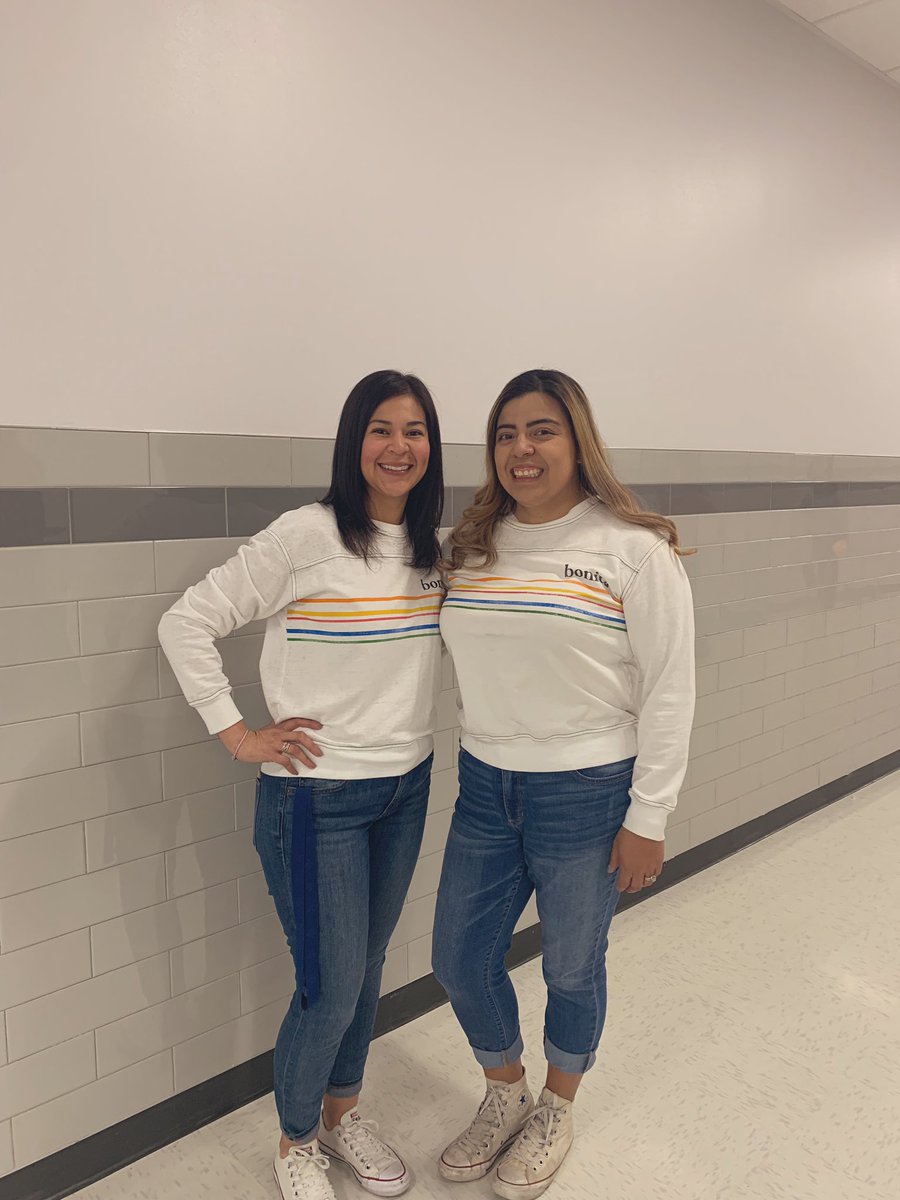 Coachme1922's tweet photo. Twin day for Dr. suess week #powerhouse #delvms #ofod #love https://t.co/bvKkGNpDYD