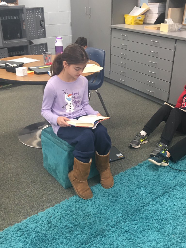Yezzisclass's tweet photo. How do you become a better reader??     Just read read read!#TmesEagles https://t.co/J4eHpkXTiZ