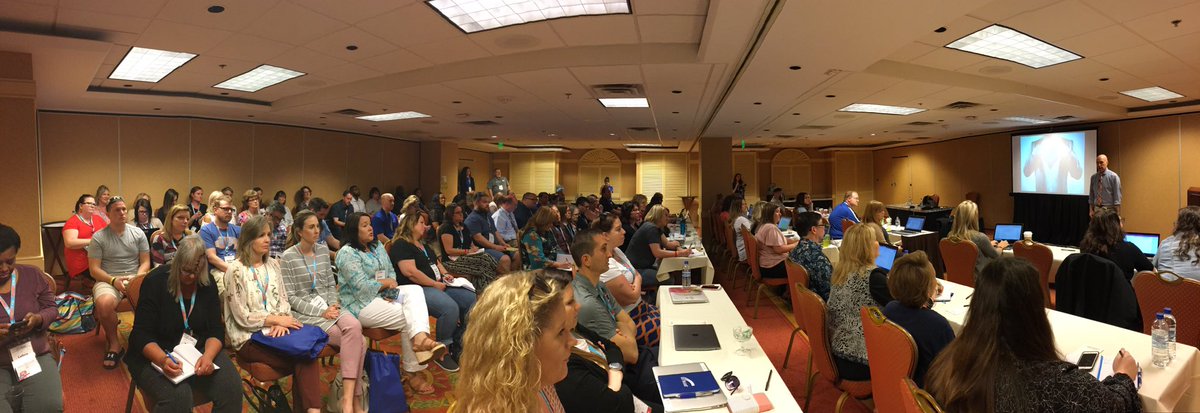 lexibushman's tweet photo. Packed session for @Joe_Sanfelippo session at @SkywardiCon on ‘be a social media superhero’. 🦸🏼‍♀️🦸🏽‍♂️ #OnceUponaniCon #skyicon https://t.co/7WlINrv25M
