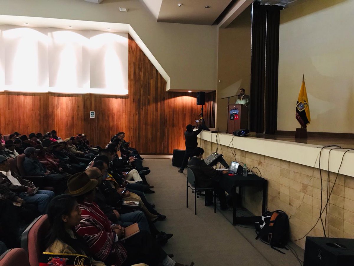 MAATE_Zonal3's tweet photo. Intervención del Ing. Marcelo Pino Director Provincial del Ambiente de Chimborazo sobre la gestión realizada en el 2018 con la coordinación y colaboración de las diferentes instituciones públicas y privadas de la provincia #LogrosMAE https://t.co/qdFPMUvcz0