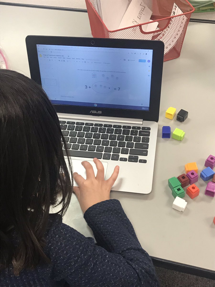 D300Digital's tweet photo. Kinders are using #googleslides to apply what they know about addition and subtraction. #d300learns #DLDay #D300dlc @APascoEdTech @GoogleForEdu @OfficialDLDay https://t.co/oAJPaGCGEi