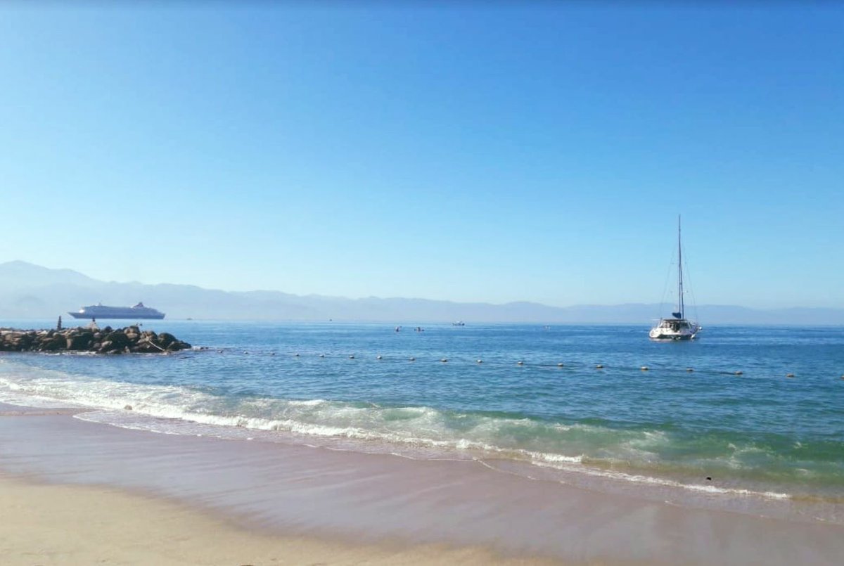 RaintreeClub's tweet photo. A walk on the beach is all you need to make your soul happy and warm. 

#ClubRegina #PuertoVallarta #RaintreeVacationClub https://t.co/9IuJwztfeZ