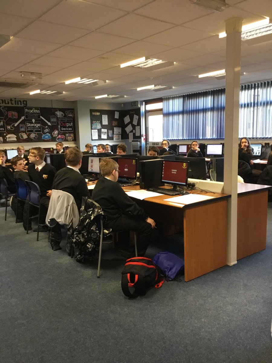 HowdenSchool's tweet photo. Our Year 8 had a great time at the options taster evening yesterday! In the GCSE PE sessions we were looking at the skeleton and labelling bones π#Year8options #TeamHowden #GCSE https://t.co/H37OvlTKvu