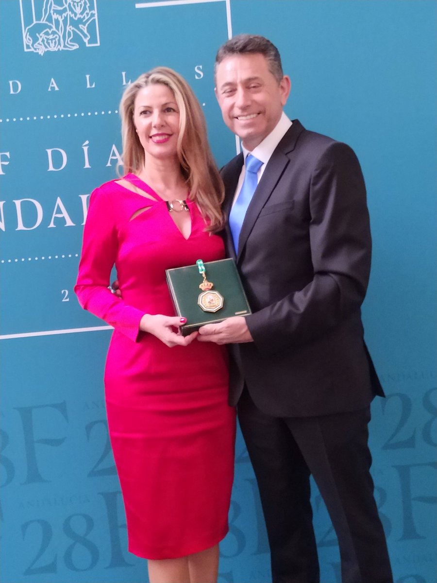biosabor_agro's tweet photo. Esta mañana la @andaluciajunta hizo entrega de:
Las #Medallas de #Andalucía y los #Hijos #predilectos de #Andalucia

Francisco Belmonte @biosabor_agro https://t.co/NEch3vMZGi