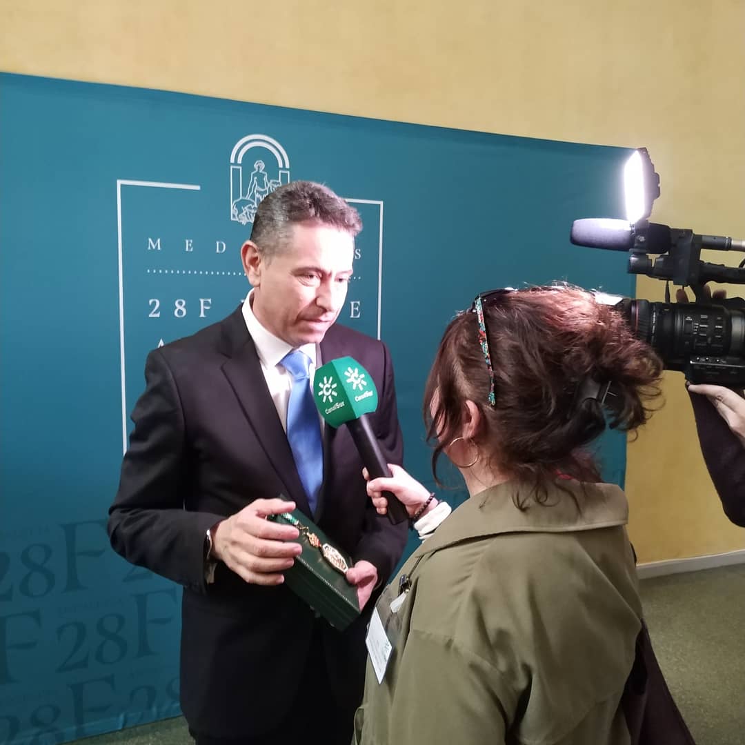 biosabor_agro's tweet photo. Esta mañana la @andaluciajunta hizo entrega de:
Las #Medallas de #Andalucía y los #Hijos #predilectos de #Andalucia

Francisco Belmonte @biosabor_agro https://t.co/NEch3vMZGi