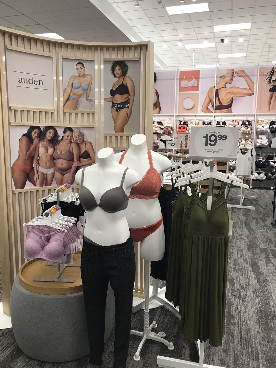 Simply a stunning look with #projectlace at T1768! Cedar Rapids Iowa you need to get in here! Really an awesome new line❤️ <a href="/kaitward16/">Kaitlyn Ward</a> <a href="/Kaitlin_Schager/">Kaitlin Schager☀️</a> @PaigeWatson_VM <a href="/moriah_targetVM/">Moriah McClurg</a> @_ZachTallent_ @jonasbfunkley @GridGodAlicia