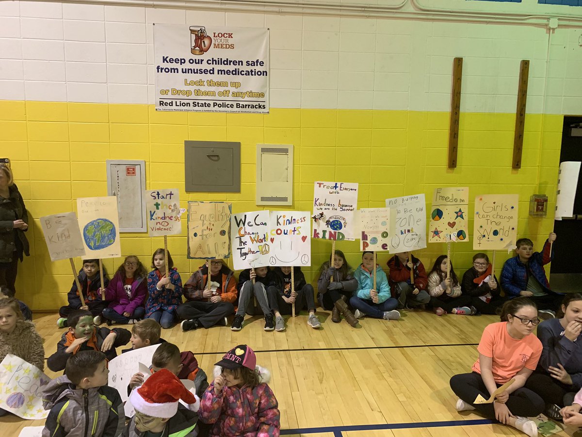 MichaelJDunlea's tweet image. What an amazing and uplifting experience to Walk for World Peace #peacesignsproject @Tabschools @tabernaclesun @NNSTOY @NJEA @JenWilliamsEdu @CollinsNBCT @NewJerseyDOE @DrLRepollet @Glennr1809 @DrPatersonTES @barrykid1 #TigerStrong #KindnessMatters @TeachSDGs @zelfstudie