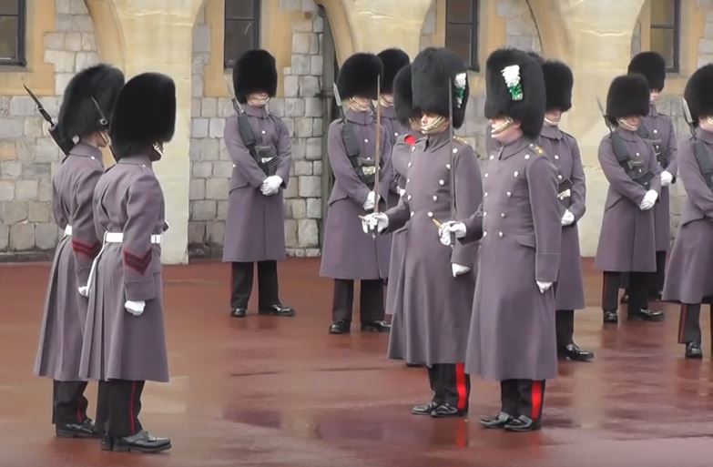 Trooping's tweet image. The March 2019 schedule for Changing the Guard in London and Windsor is now online: trooping-the-colour.co.uk/mounting/mar20… 
@GurkhaEngineers @Gurkha_Brigade @WelshGuards @Guards_Info #guardduties #guardingthequeen