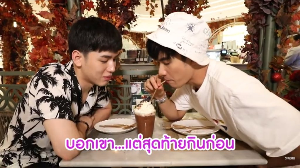 บอกคำเดียวว่ารัก ... รัก... รัก...รัก เพลงนี้เหมาะมากกกก. เทปนี้เหมาะกับการปิดท้ายเดือนแห่งความรักจริงๆ มดยั๊วะเยี้ยมาก โมเม้นมาเต็ม #เตนิว #กินกันกับเตนิว  #โพก้า นอนจมกองเลือดกำดาวกันหลายศพแน่นอน https://t.co/pdwTE5nMCL