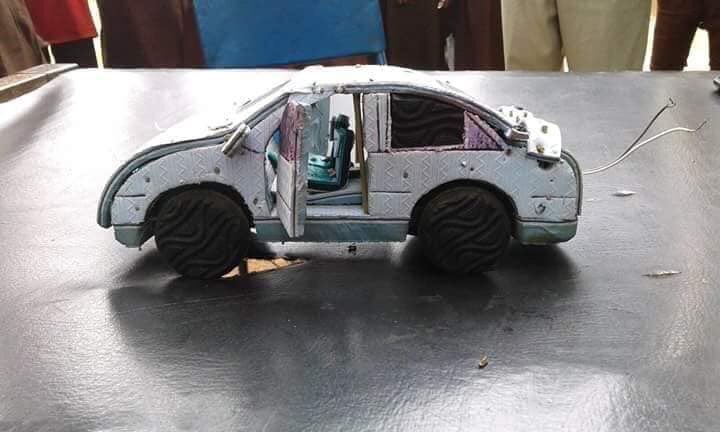 SS1 student of Anglican Grammar school Ogbomoso who made a moving car with bathroom slippers and broom sticks. The car has light all over its body and also develop a power bank to power the car... The only thing you can do for this little boy is to RT.