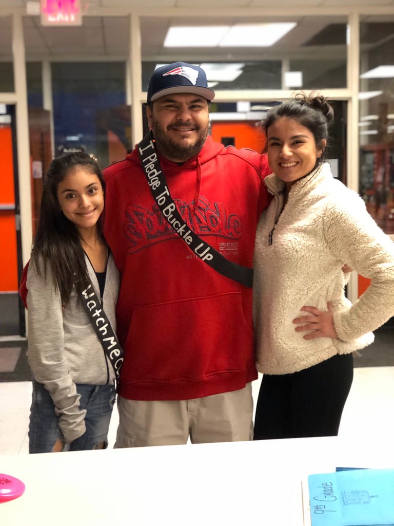 LamarcoDECA's tweet photo. Family’s at Lamar High School pledge to buckle up every time they get into a vehicle! ���🖤
#CSPWatchMeClick #Ipledgetobuckleup https://t.co/8NqcYFNTkZ