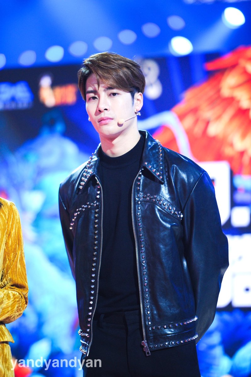 Yok48751953's tweet photo. หายไปนานเเต่น่ารักเหมือนเดิมเลยยยเฮียย #잭슨 #왕잭슨 #JacksonWang #王嘉爾 #갓세븐 #GOT7 #Jackson #เเจ็คสัน #Teamwang https://t.co/v2lZaiBxFN