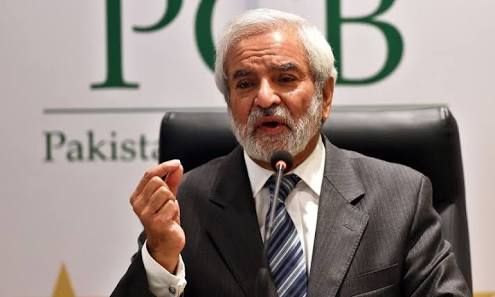 News99P's tweet photo. Chairman PCB Ehsan Mani announced that all matches scheduled in Pakistan will be held accordingly. All players are coming to Pakistan, no one refuses their visit.
#Pakistan #Cricket #Board @TheRealPCB #Chairman #EhsanMani #Announce #AllMatches @thePSLt20 #Schedule #HBLPSL2019 https://t.co/v8LhyqGnPr