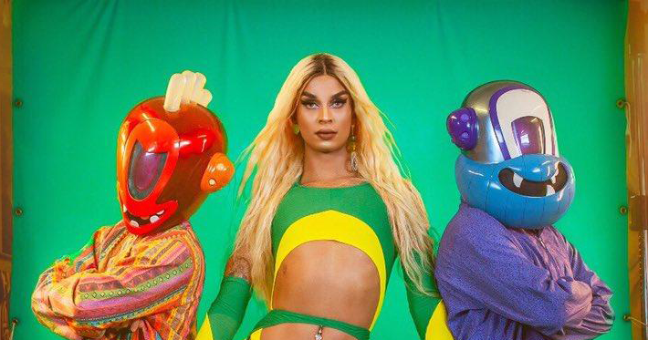 Muzasite's tweet photo. Lia Clark recria clipes da Pabllo, Anitta, Iza e mais em seu novo videoclipe https://t.co/uQAnErdHzx
#liaclark #tacaraba #pankadon #dragqueen #LGBT #LGBTQ #LGBTQI #queer #gay #belohorizonte #bh #muzasite #muza https://t.co/swEggTeDGR