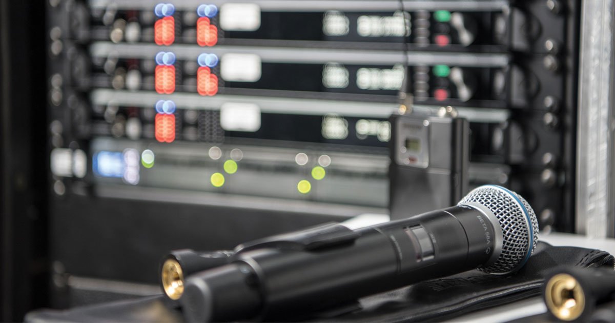 alter3sesenta's tweet image. El alquiler y montaje de sistemas de audio es uno de los servicios estrella que ofrecemos 🎤 Con nuestra experiencia y la microfonía #Axient de @Shure, tus eventos y producciones brillarán con luz propia: alter3sesenta.com/microfonia-axi…