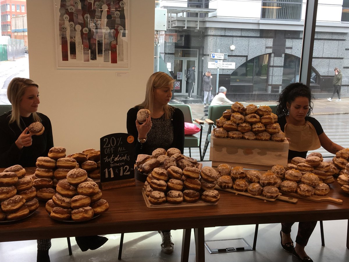 It's #FatThursday. Check out our very own <a href="/NooraRautiainen/">Noora Rautiainen</a> in the impossible don't lick your lips doughnut challenge! 

Thanks <a href="/spacesworks/">Spaces</a> Reading for yet another great community event!