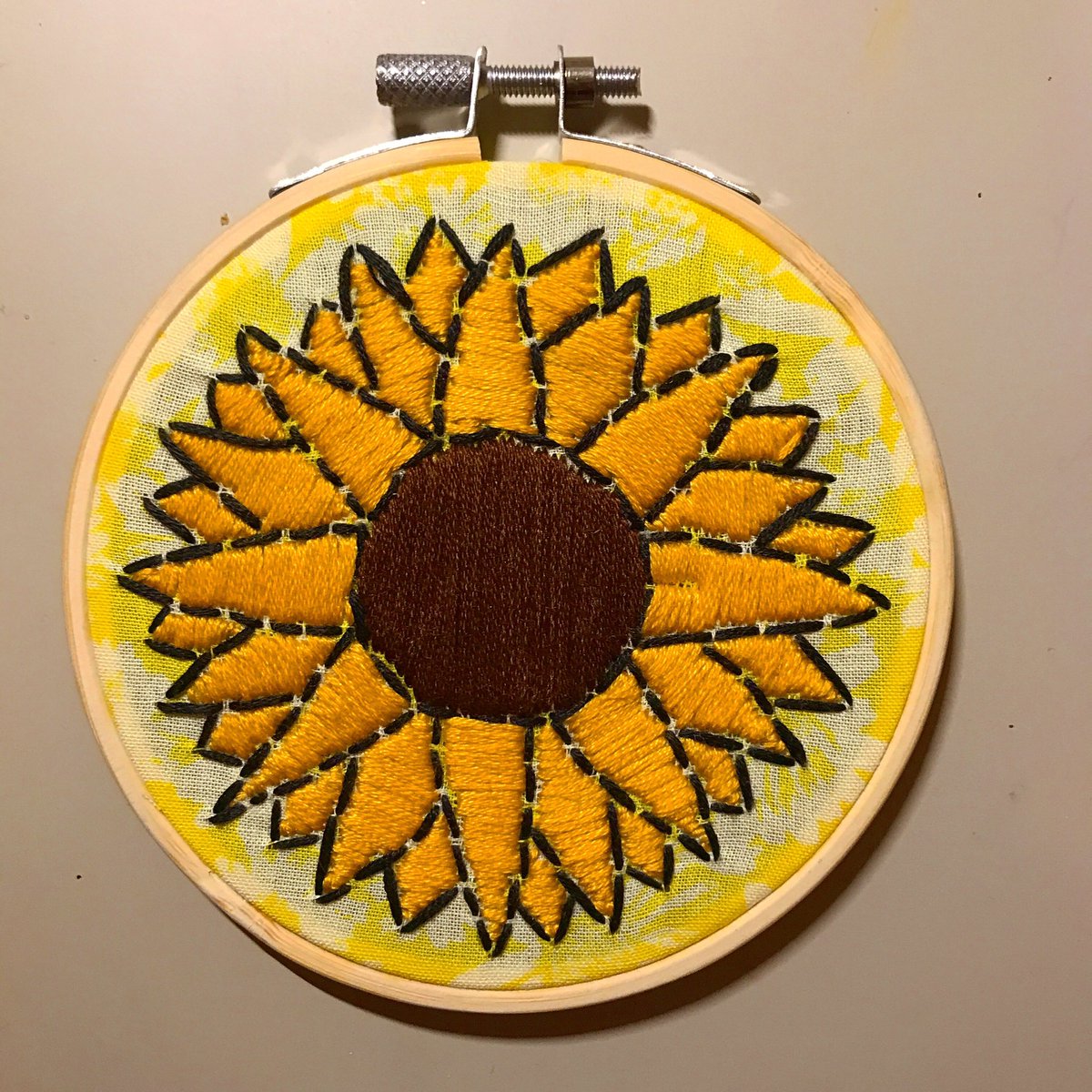 Did a mini embroidery of a sunflower! #embroidery  #art #artist #artistsoninstagram #artistsofinstagram #sunflower #flowers #flowerembroidery