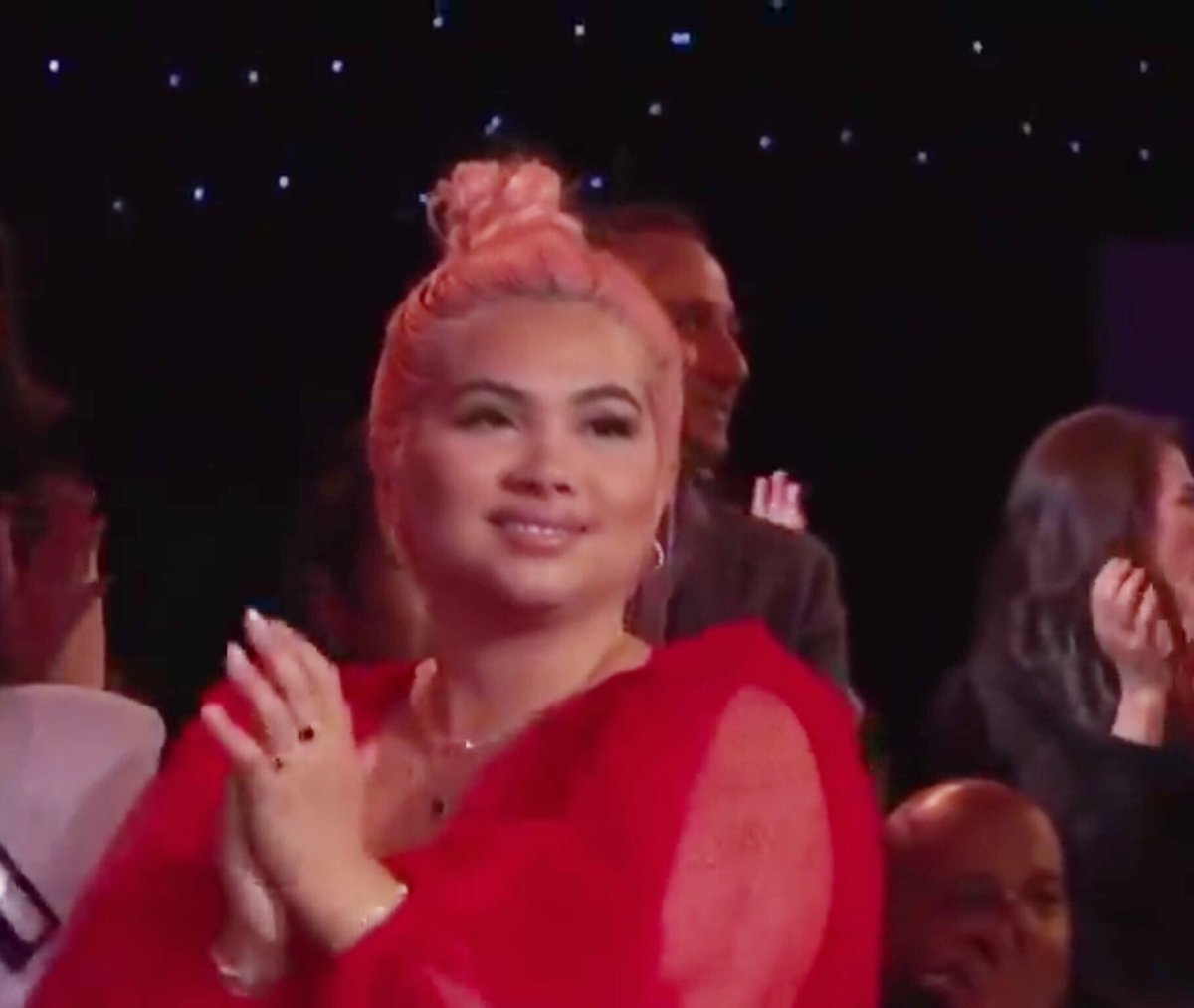 glglikekiyoko's tweet photo. ATTENTION KIYOKIANS! AFTER THE LAST SHOW LETS SHOW OUR SUPPORT AND STREAM ALL HER MUSIC VIDEOS UNTIL THEY HAVE 100M VIEWS! #hayleykiyoko #expectationsencoretour https://t.co/bMDbcAJ9Ba