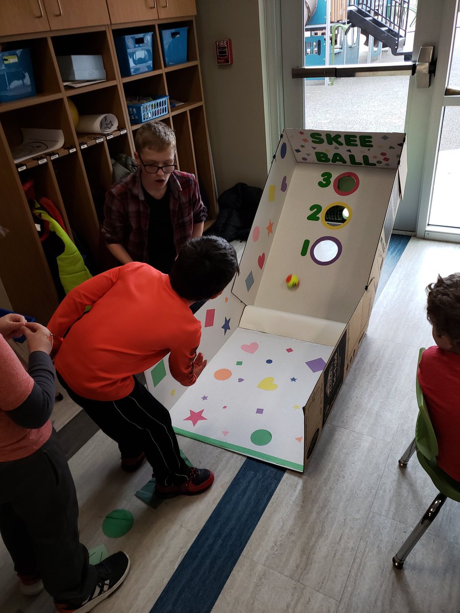 MaizeECC's tweet image. Our friends from @MAVSFACS came over and had so many awesome games for us to play! #playandlearning #greatonacoldday  #onema1ze