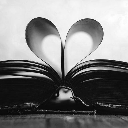 MunchStudio's tweet image. Check out our recent article that celebrates a material we love: paper—'For the Love of Paper' #print #paperlover bit.ly/2SBfnTF