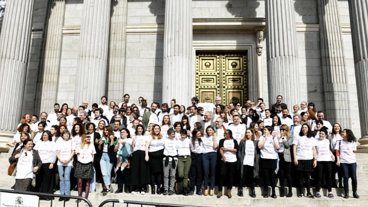 A la huelga diez.
A la huelga cien.
A la huelga mil.

[ Yo por ellas, madre, y ellas por mí ]

El grupo confederal Unidas Podemos - En Comú Podem - En Marea nos sumamos a la huelga feminista del 8 de marzo.

💜