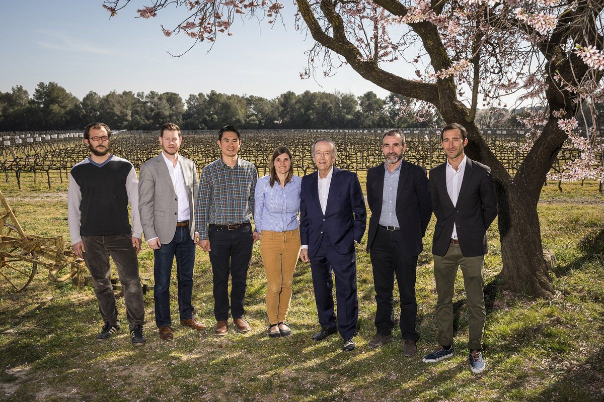 TorresWines's tweet photo. Familia Torres and Jackson Family Wines join efforts to create a working group of wineries to decarbonize the industry: https://t.co/3xvmrMd8BS @JFW #wine #FamiliaTorres https://t.co/Uu7fczmoPM