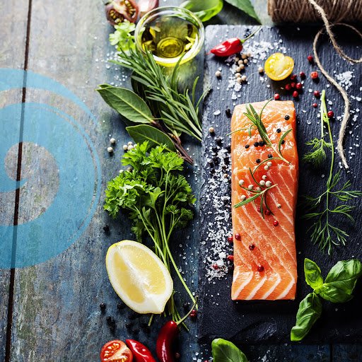 OceansTable's tweet photo. If you’re looking for fish that’s good for your brain, salmon—included in our Mariner’s Mix subscription—is packed with omega-3 fatty acids that help to boost your cognitive function and memory! 

#fishfacts #oceanstable #oceantotable #freshfish #seafood #freshneverfrozen https://t.co/uvp2TuI4Az