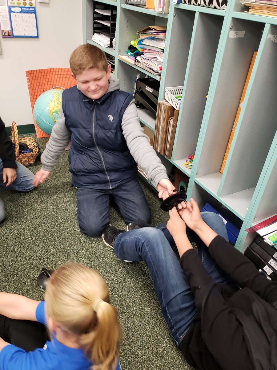 5thGradePLE's tweet photo. Experimenting with weather instruments during our in-school field trip. #nojofamily #PLGreenHornets #sciencefunforeveryone https://t.co/8Y3zuvbMkw