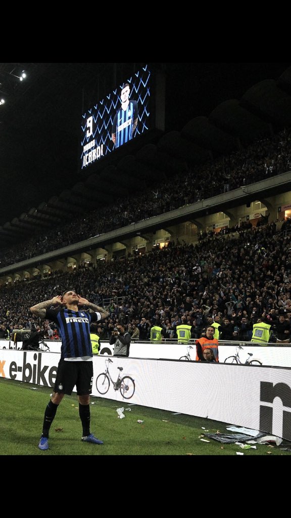 Coluccia3Marco's tweet photo. @MauroIcardi @wandaicardi27 Forza Capitano rientra per noi 🙏🏻 Io voglio gridare ancora il tuo nome 🖤💙 MI9 https://t.co/vKjgDbmlnO
