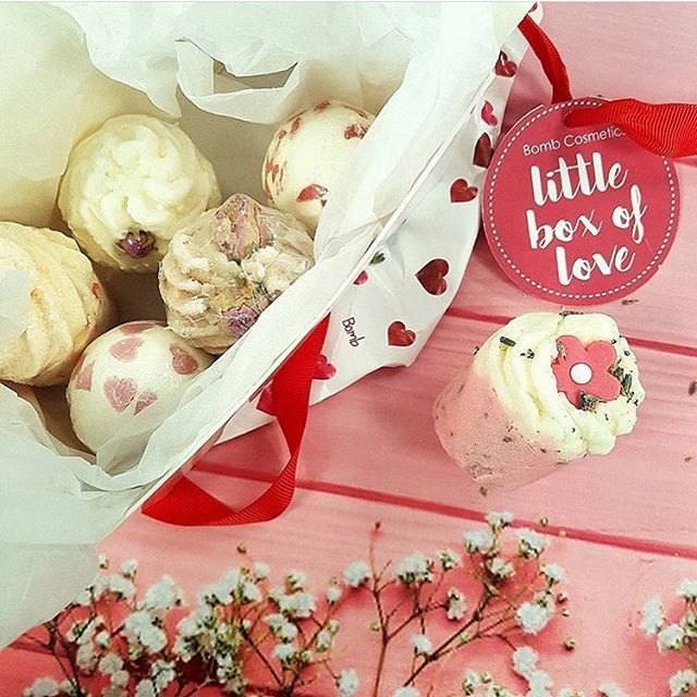 lollybombuk's tweet photo. Perfect for Mother’s Day 💕
#bathmelt #bathbomb #shoplocal #shopstack #bombcosmetics https://t.co/s555kaNBAi