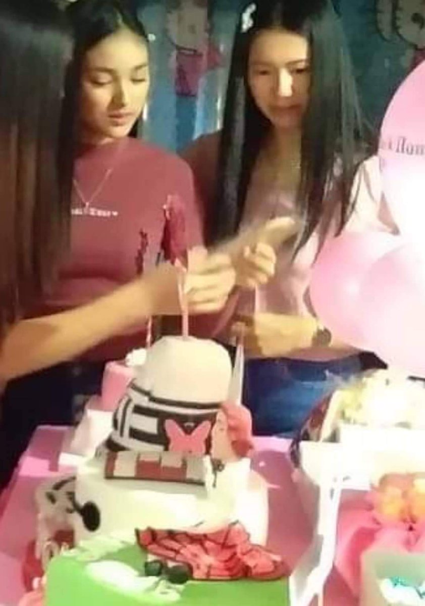 LienaticsTeam's tweet photo. @MomshieLove13 @page26728519 @CatbernCosge @itsmeangelieofc Tama po ang cake aksidente lang na bago dumating ang big 4 nagkapalit pero naayos naman iwasan po natin ang manghusga ng kapwa alamin muna ang totoong nangyari kasi di magandang manghusga sa mga taong walang kaalam alam at parehong biktima ng pagkakamali..salamat po... https://t.co/hhoxX8lyEn