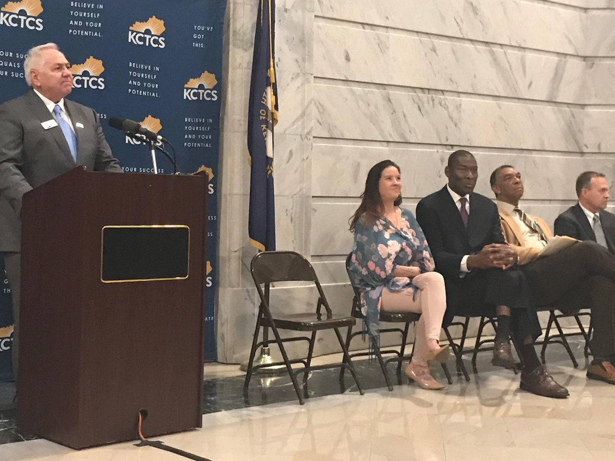 PresidentMCC's tweet photo. ⁦@KCTCSPresident⁩ announcing the GEDPlus program at the State Capitol. Working together to meet workforce needs in the Commonwealth.  ⁦@madisonvillecc⁩ ⁦@KCTCS⁩ #BetterLives https://t.co/xfnwGNVTJz