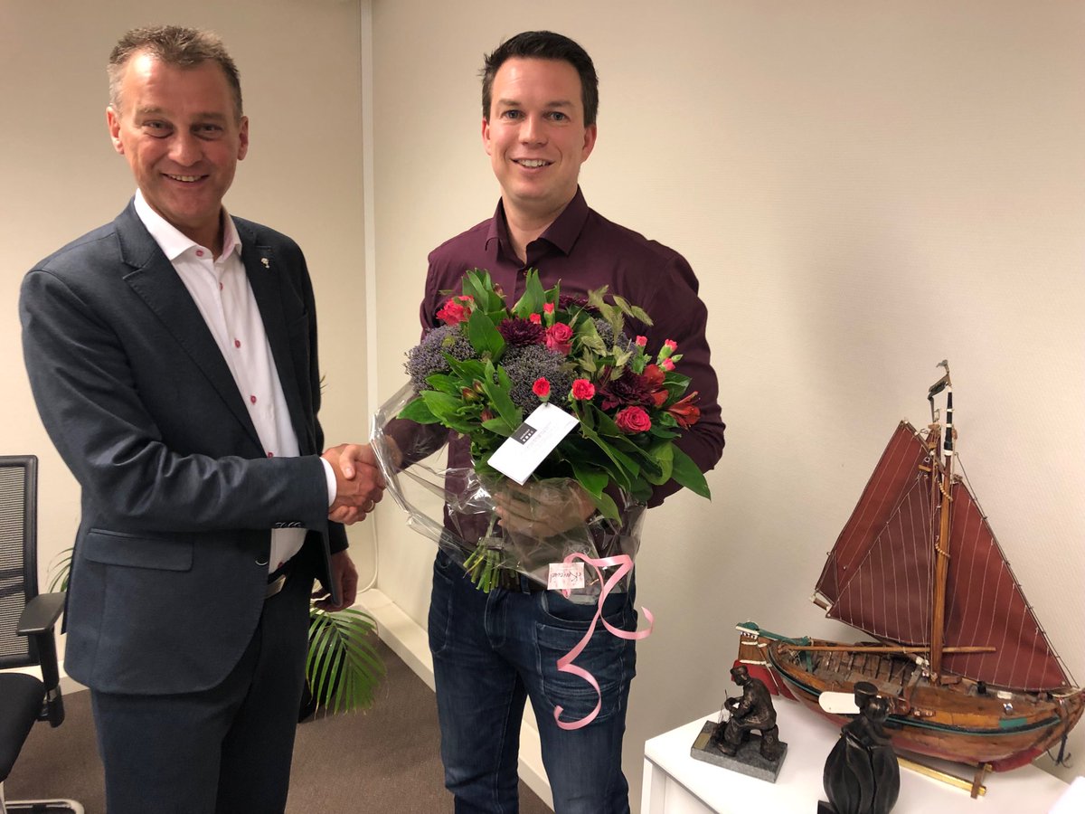 Namens ⁦<a href="/Gemeente_Urk/">Gemeente Urk</a>⁩ ⁦<a href="/IsoniQ_NL/">Isoniq</a>⁩, in de persoon van directeur ⁦<a href="/heincoenen/">heincoenen</a>⁩, gefeliciteerd met de nominatie voor de participatieprijs ⁦<a href="/flevopenningen/">Flevopenningen</a>⁩. Prachtig voorbeeld van maatschappelijke betrokkenheid.
