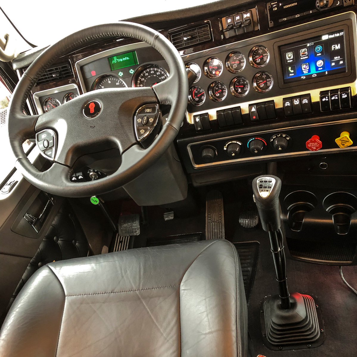 driveWFX's tweet photo. Wondering about the interior of these sweet Kenworth W900s? Check it out!
#leasetoown #kenworth #trucks #cdl #cdldriver #drivethedream #miles #bigrig
#driveyourdream #ontheroad #drivewfx #runthemiles #cdl #cdldriver #cdlcontractor #otrtrucker #besttrucks #truckin https://t.co/73UcGtpOiD