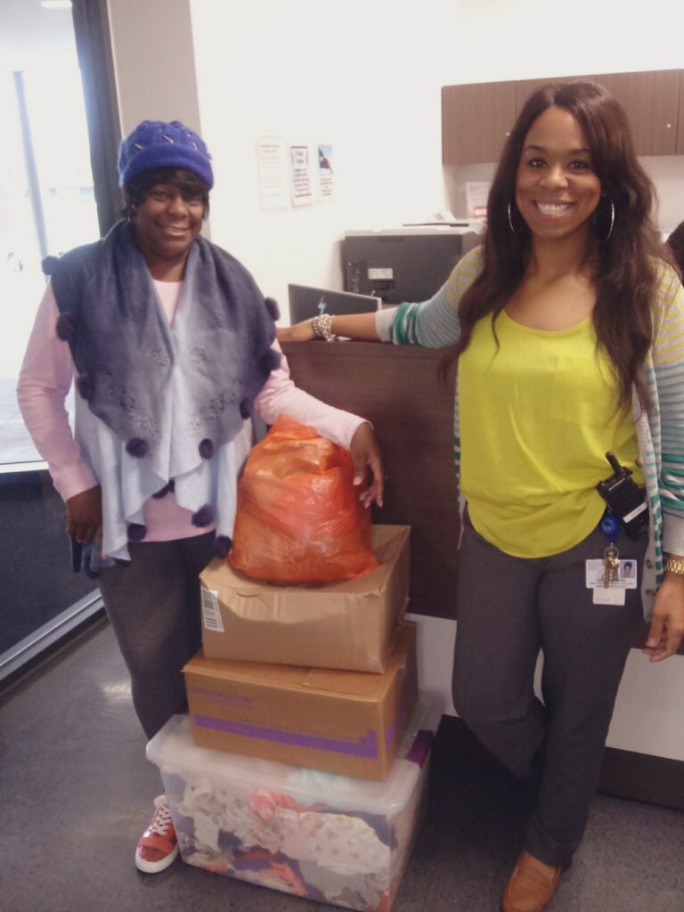 MadisonHighWrap's tweet photo. Thank you to the Hiram Clarke community, at large, for all that you all do!! It is truly my belief that Madison High School is on the fast track to becoming a Community School. Thank you Ms. Kaye and the good people over at Food for Kids, for your beautiful donations!!! https://t.co/jAARmkiyeN