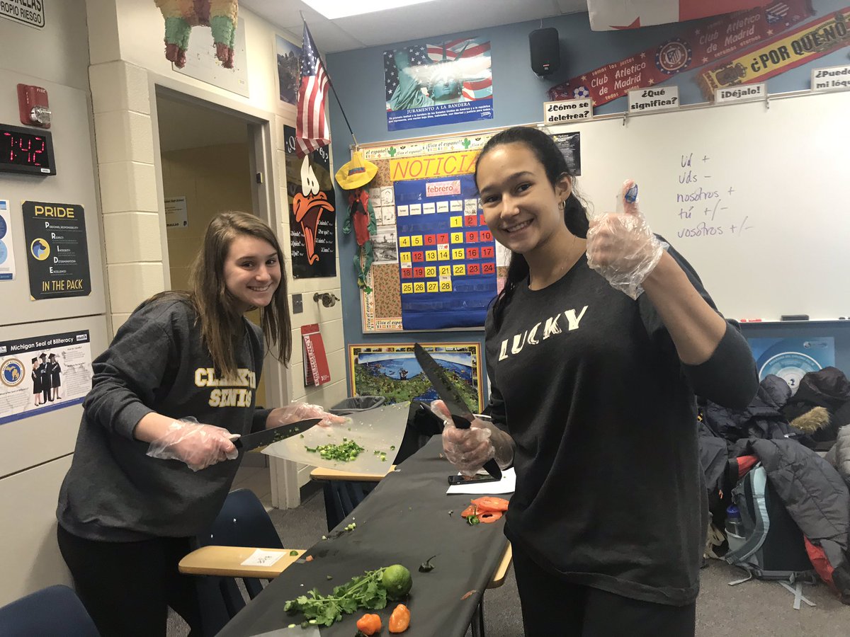 ibclarkston's tweet photo. IB Spanish 5 cooking authentic dishes!! #JoinIB @LearnAtCCS https://t.co/FPbdcPQLvZ