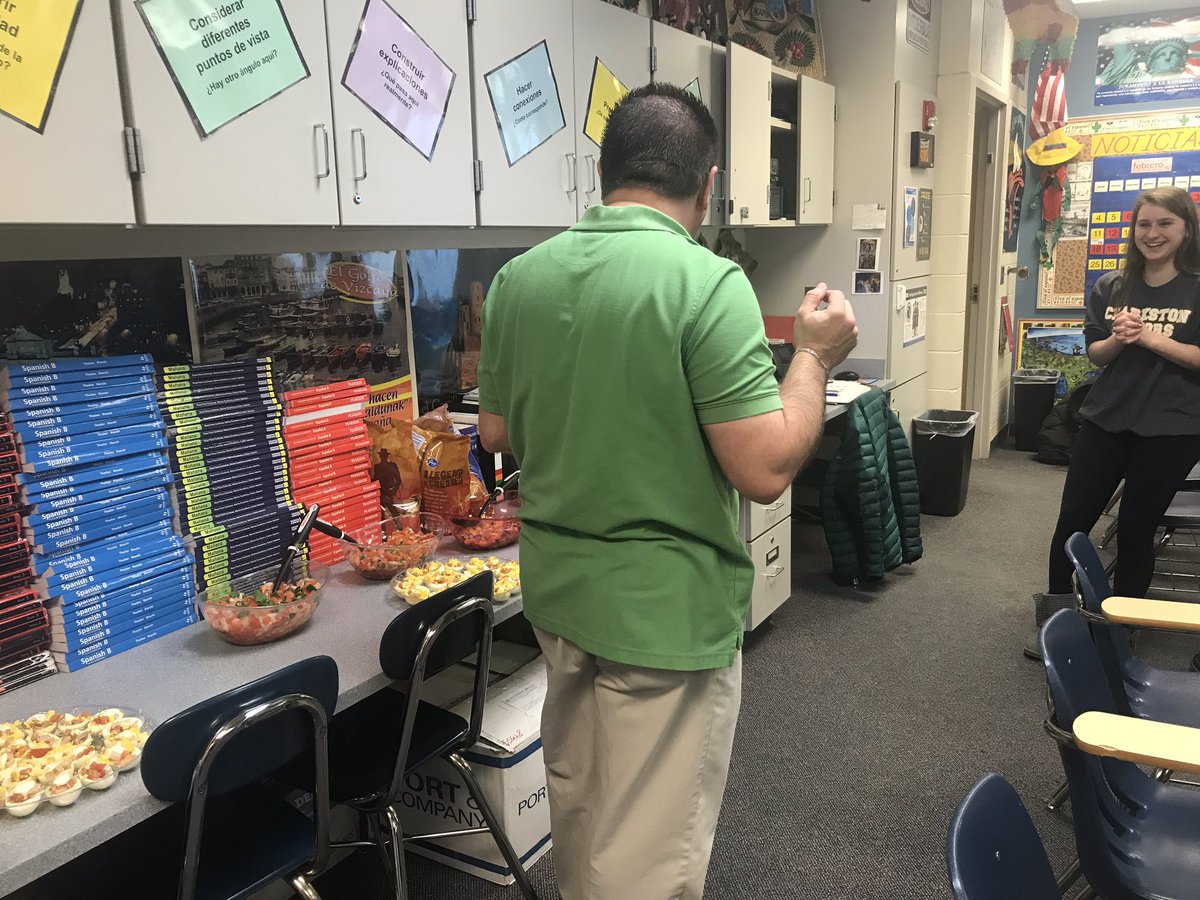ibclarkston's tweet photo. IB Spanish 5 cooking authentic dishes!! #JoinIB @LearnAtCCS https://t.co/FPbdcPQLvZ