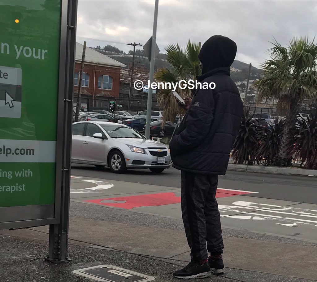 JennyGShao's tweet photo. This morning on @sfbart, a man π΄on platform of #PowellStation, an empty bottle of #booze / #alcohol #burbon or #vodka? and a #fareevader who rode up the #elevator to street level while I offboarded at gates to pay like a #fool (no elevator monitors or fare inspectors in sight). https://t.co/7uPJiLz0yz