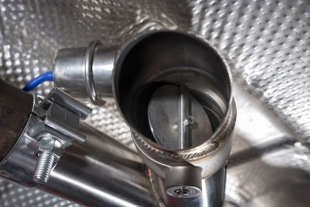 ECSTuning's tweet photo. You asked, we listened. New fitment options for our Vacuum Actuated Exhaust Cutouts! 55mm, 60mm, 2.5", 65mm, and 3.0" single and dual 'build your own' universal kits are here.
Race mode engage.
https://t.co/YJZjTk79rU
#ecstuning #ecs #loudbutton #audi #bmw #mini #volkswagen https://t.co/AivVbNGYnZ