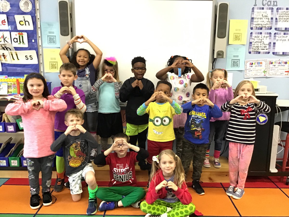 MrsBooker3rd's tweet photo. Wacky Wednesday #southhasheart @KathiMLandis @CoachZMacNC @teamSOUTHmgsd https://t.co/L8RFl0ifIB