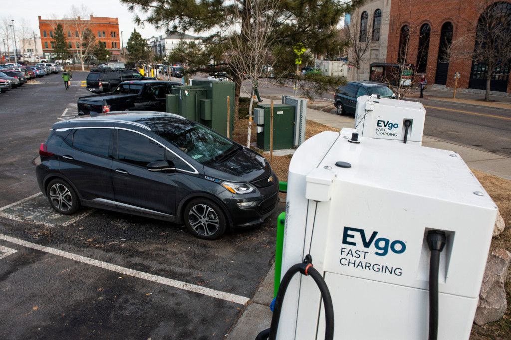 CompactColorado's tweet image. #Colorado bill extending electric-vehicle tax credits charging through Capitol
#electricvehicle #electric #zeroemission #CoCommunities
buff.ly/2En3K9c
