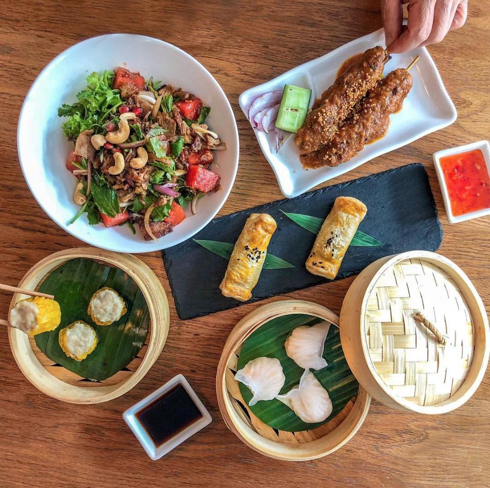 chikitchenfood's tweet photo. A treat for both the eyes and the tastebuds.
📸:@twohungrypeasinapod

#chikitchen #debenhams #dimsum #OxfordStreet #AsianFood #LondonRestaurant #LondonFood #LondonEats  #OxfordCircus #London #CentralLondon #BondSt #OxfordStreet https://t.co/ufUHiMld6d