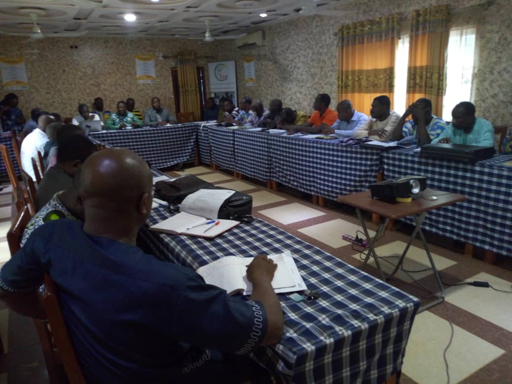 Formation des formateurs : conseillers pédagogiques et inspecteurs des enseignements du primaire et du secondaire sur l'#educationinclusive et l'#egalitegenre en milieu scolaire #Couffo #Zou <a href="/gouvbenin/">Gouvernement du Bénin 🇧🇯</a> <a href="/EducFilleMere/">EducFilleMere</a> <a href="/roajelfbenin/">Roajelf Bénin</a>