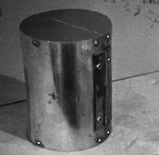 OgronThe's tweet photo. Daleks been going MENTAL last few days! 💥
Someone stolen super rare TARANIUM CORE!
Thing is, it ME who take it!
Me thought it was trendy BISCUIT TIN.🙊
It been in back of Davros kitchen cupboard last 3 days.
Me going to say me saw Davros put it there.
Say him getting confused.🐵 https://t.co/CIno4fVy9V