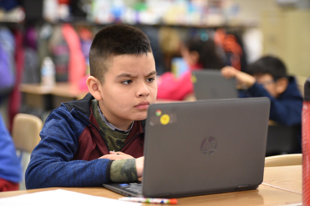 FrostSchool_4's tweet photo. We love seeing the “learning” on their faces @ccsd21frost. #21Learns https://t.co/WTwNOUa9N6