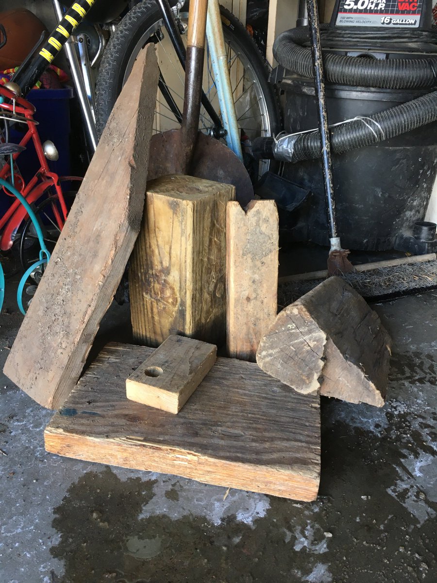 DowningDavid13's tweet photo. @GLpodcast Garage wood relaxing in its natural environment. https://t.co/3YzgK3OUjI
