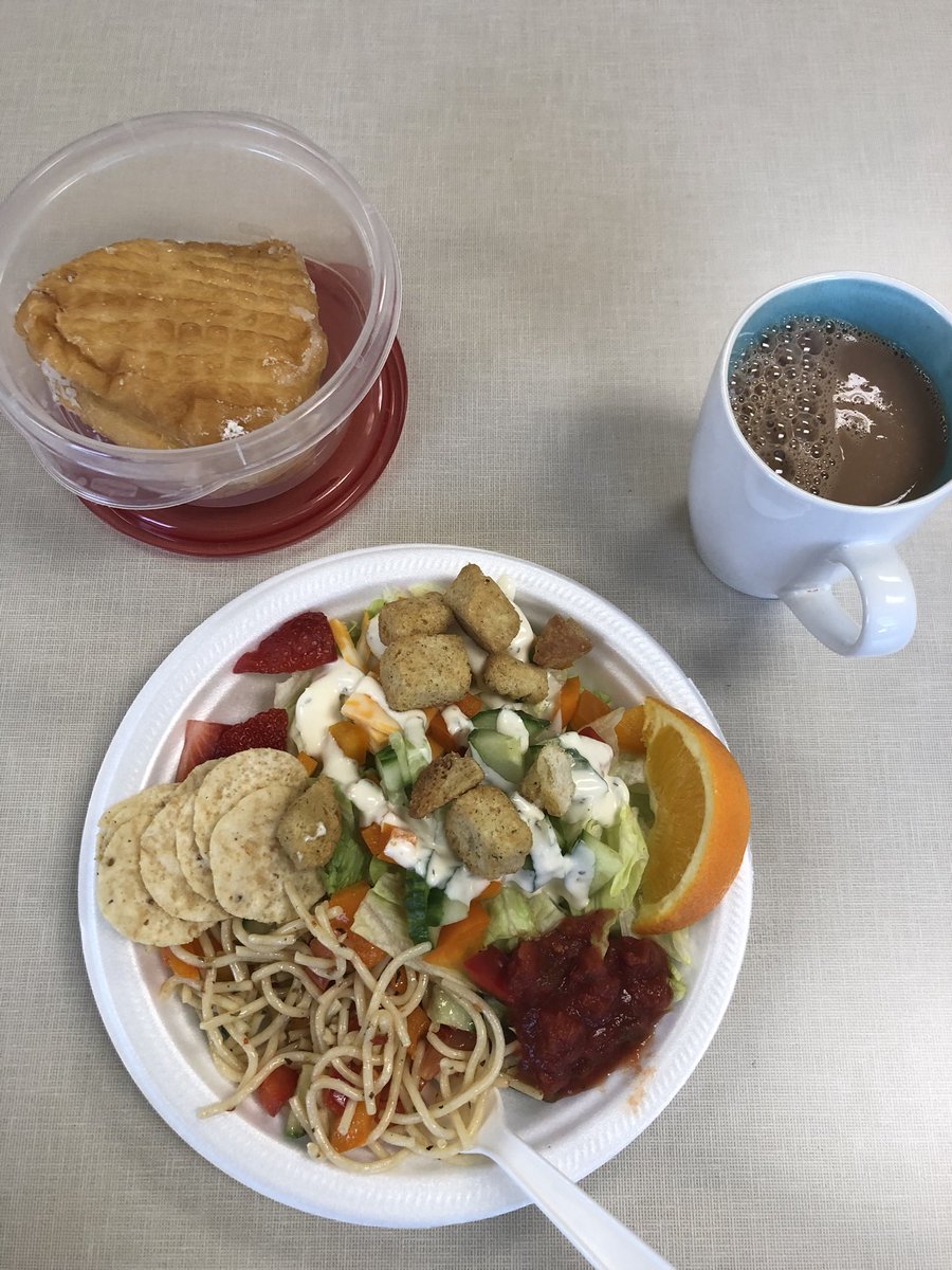 Our first salad bar <a href="/MerlinAreaPS/">Merlin Area PS</a> was successful! Thank you Colts for your donations &amp; bringing in your reusable container 🥗 🍊🍓🥒🍅🥕🌶🌮#thatdonutwasnotpartofthebar