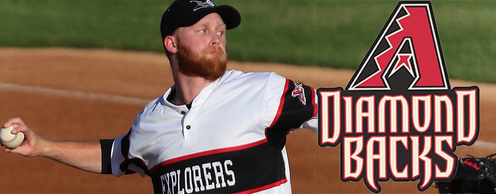 TacCCbaseball's tweet photo. Huge Congratulations to Former Titan Justin Vernia on signing today with the @Dbacks Well Deserved! #TitanAlum @The__Vern https://t.co/hLeCr1rhfi