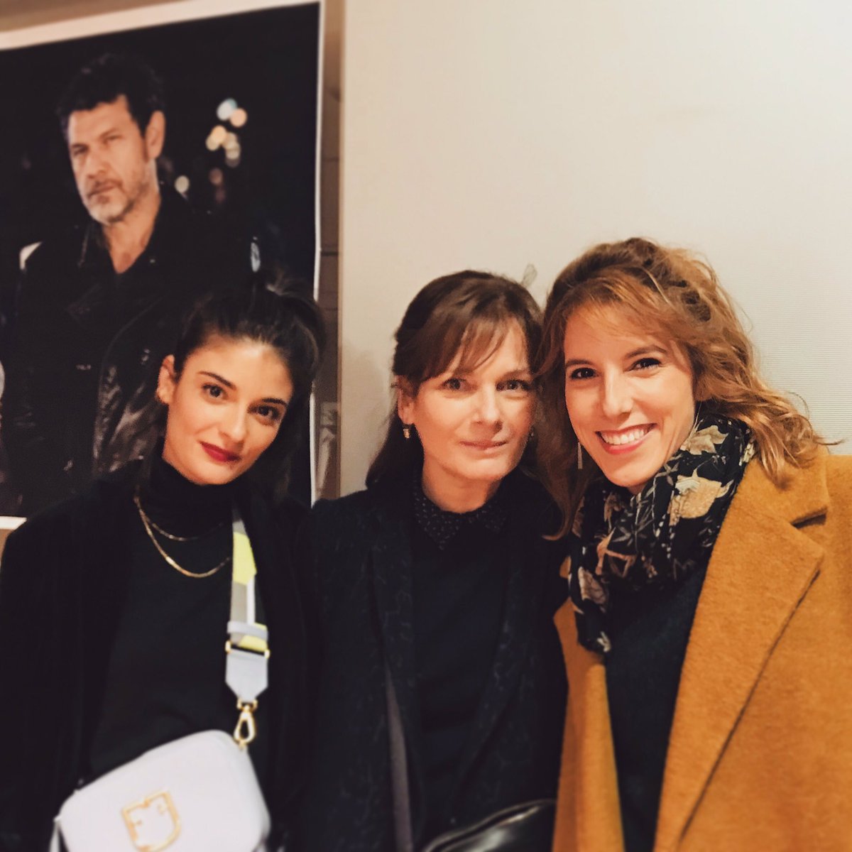 Hier soir avec les copines <a href="/Leo_Saca/">Eléonore Sarrazin</a> et <a href="/CeciliaHornusFC/">Cécilia Hornus</a> à <a href="/France_Tele/">FranceTélévisions</a> pour l’avant première de Kepler’s prochainement sur @France2tv