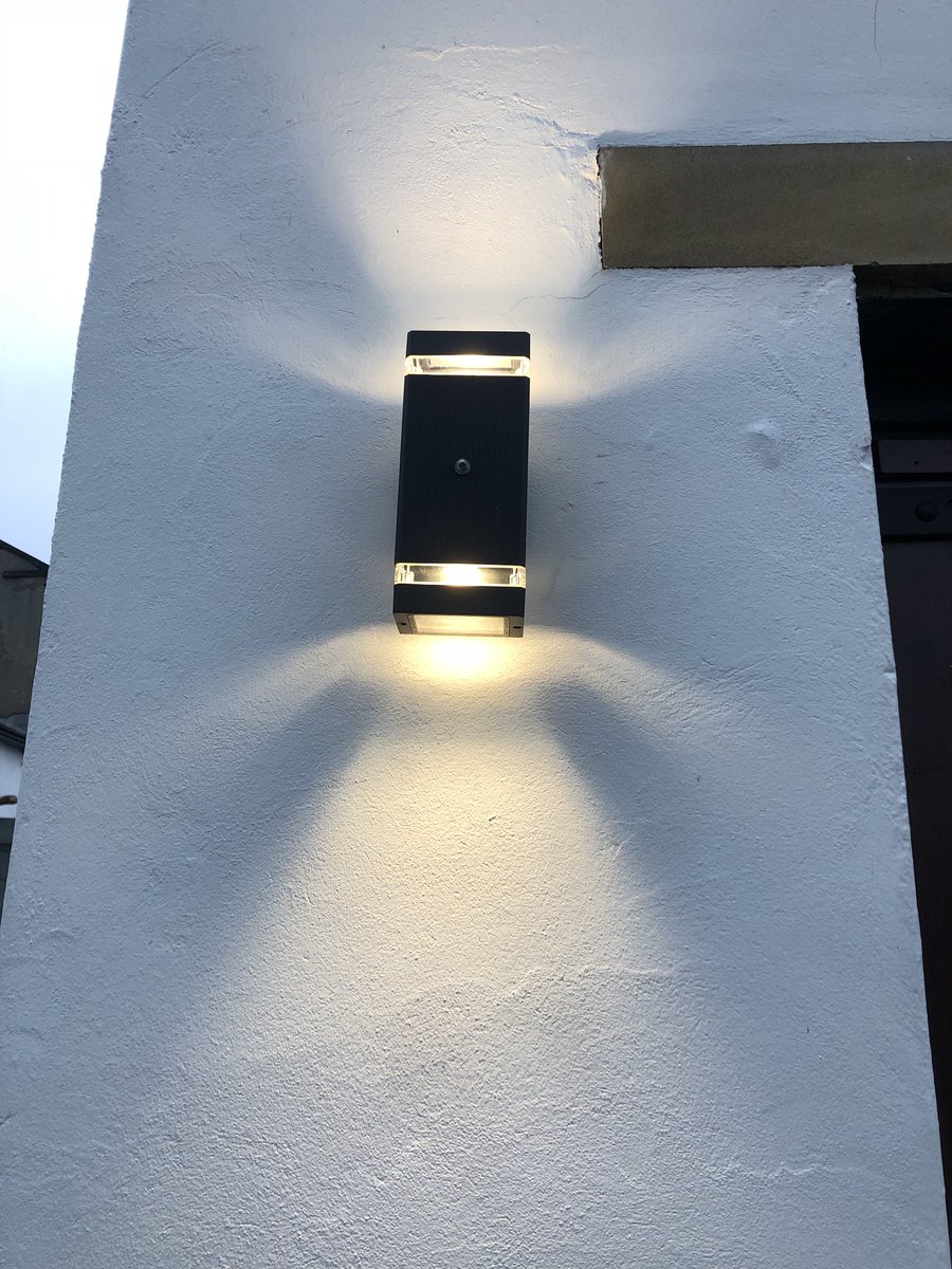 TH_Elec's tweet photo. The dusk till dawn lights are up and working...we are a big fan ππΌ#electrician #huddersfield #slaithwaite #24hourcallout #dusktilldawn https://t.co/DBZMPBFnXi